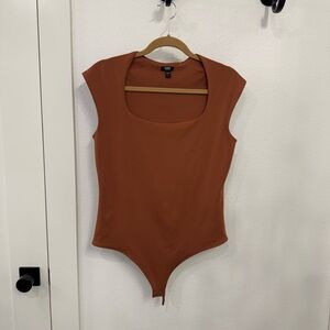 Express Rust Brown Scoop Neck Cap Sleeve Bodysuit